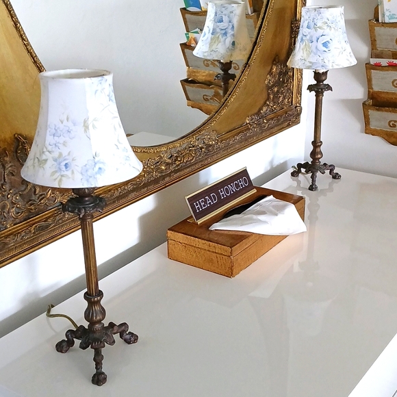 Pair of antique brass or bronze candlestick table lamps. - Picture 2 of 11